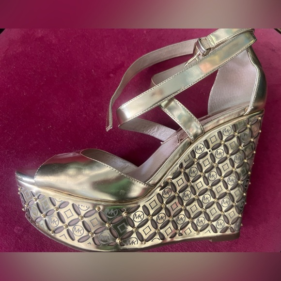 Michael Michael Kors Wedge Heel - Picture 1 of 9